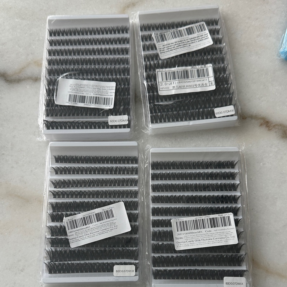 4 sets of lash clusters 60D .07 mix and 80D .07mix